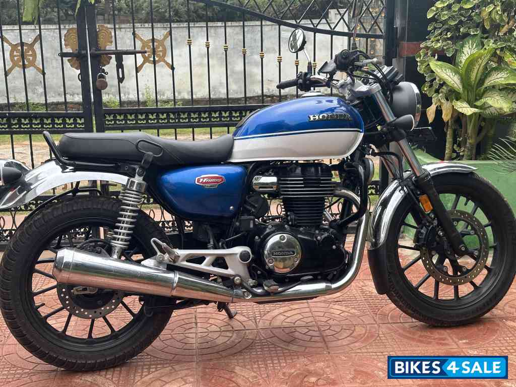 Blue Honda CB350 HINESS DUAL TONE DLX2 Blue Honda CB350 HINESS DUAL TONE DLX2