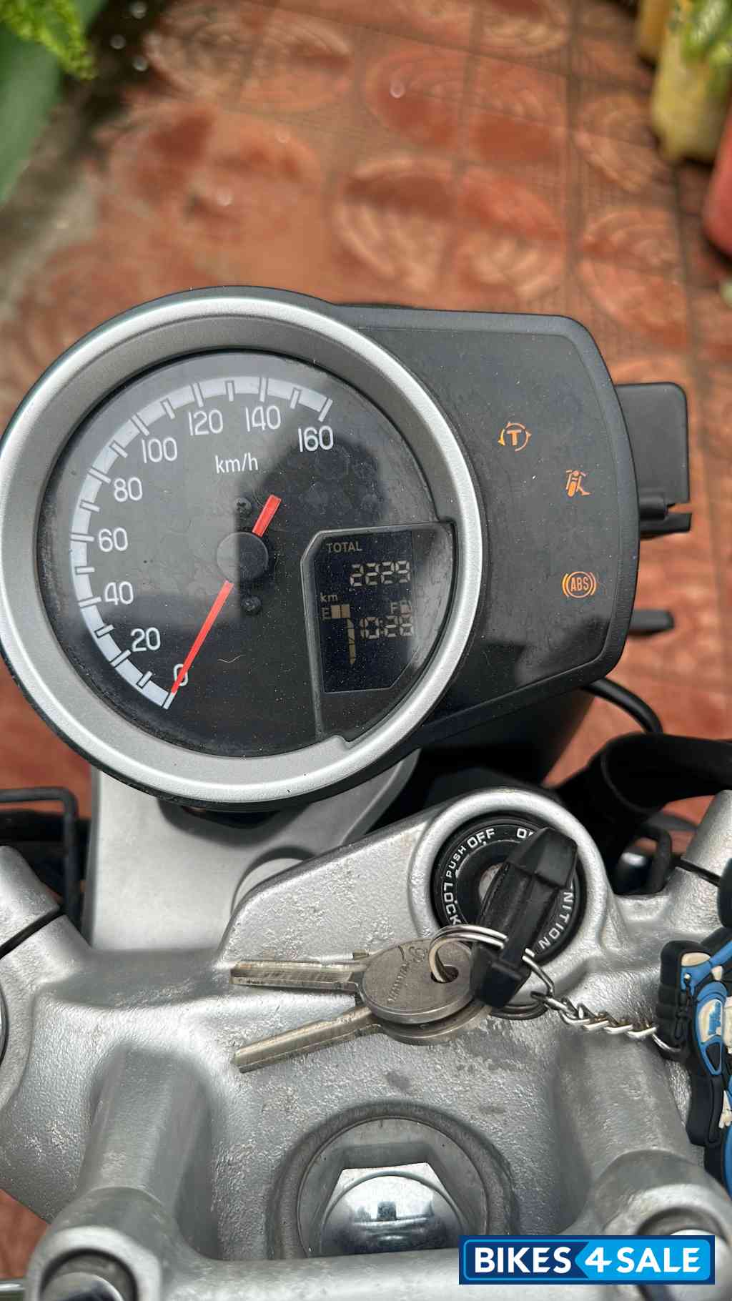 Blue Honda CB350 HINESS DUAL TONE DLX2 Blue Honda CB350 HINESS DUAL TONE DLX2