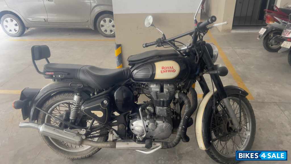 Black Royal Enfield Classic 500 Black Royal Enfield Classic 500