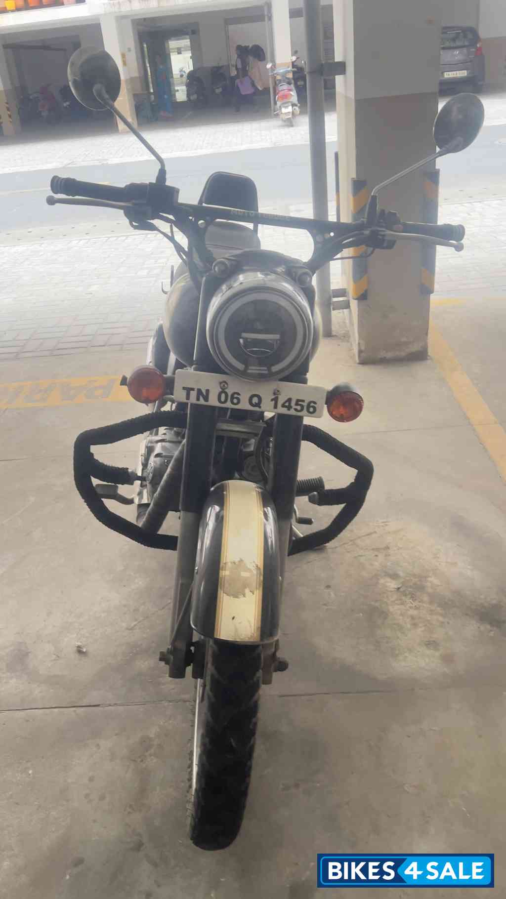 Black Royal Enfield Classic 500 Black Royal Enfield Classic 500