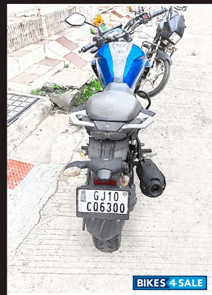 Blue Yamaha FZ25 Blue Yamaha FZ25