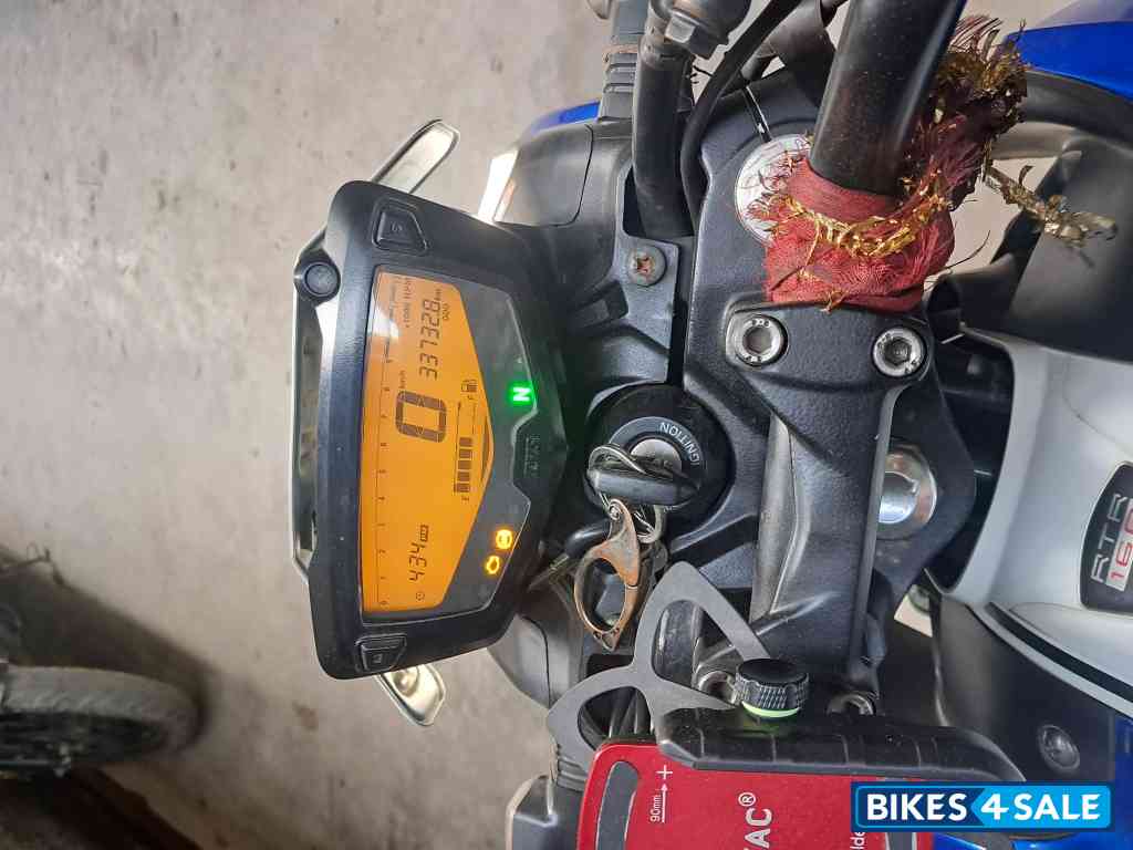 Met Blue TVS Apache RTR 160 4V