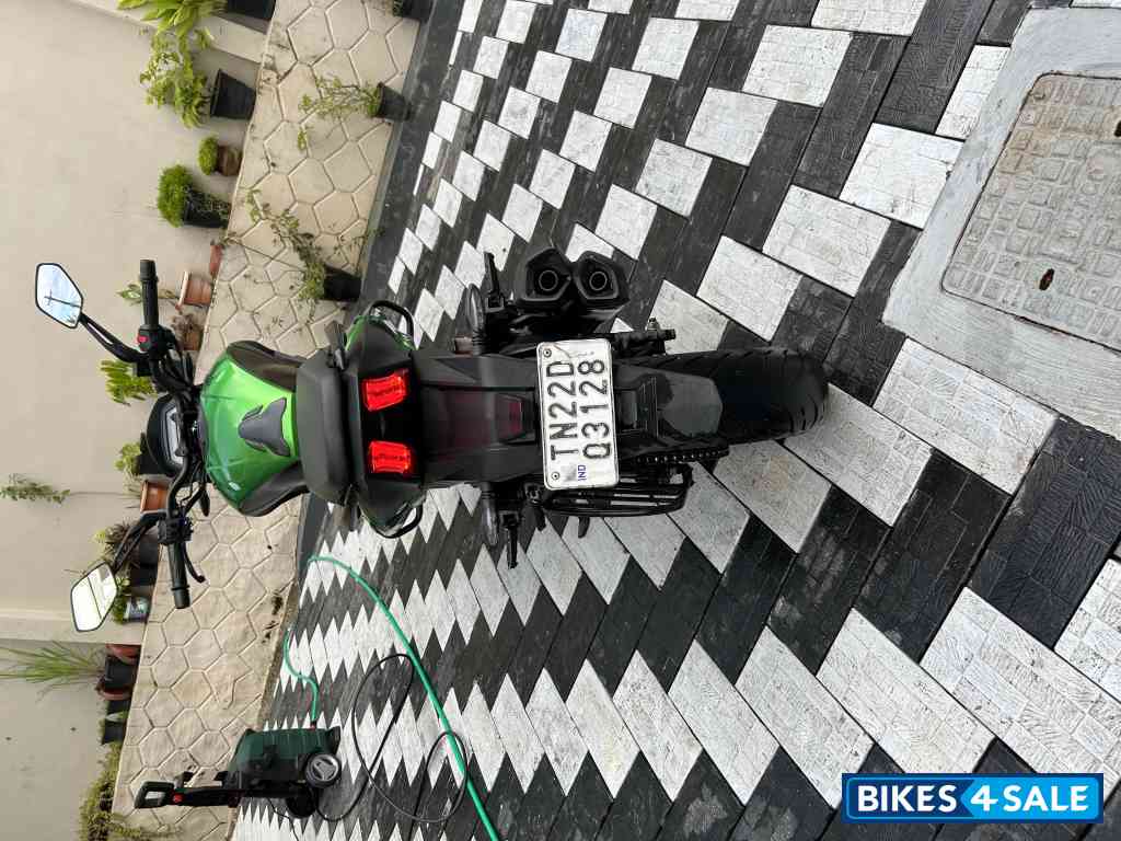 Savanna Green Bajaj Dominar 400 Savanna Green Bajaj Dominar 400