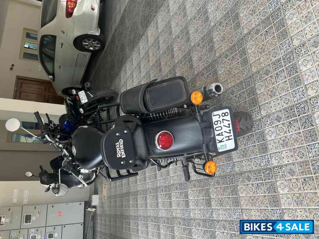 Black Royal Enfield Meteor 350 Stellar Black Royal Enfield Meteor 350 Stellar