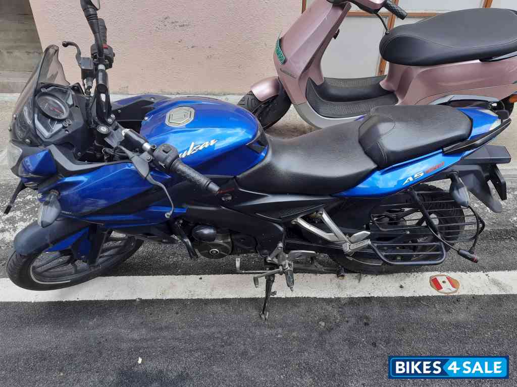 Blue Bajaj Pulsar AS 150 Blue Bajaj Pulsar AS 150