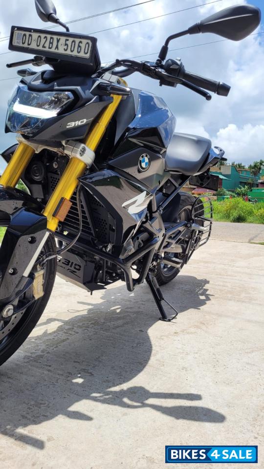 Black BMW G 310 R