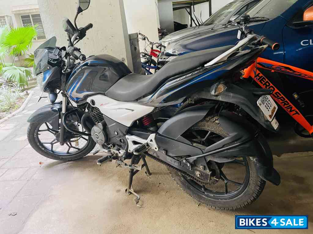Black Blue Bajaj Discover 125 ST Black Blue Bajaj Discover 125 ST