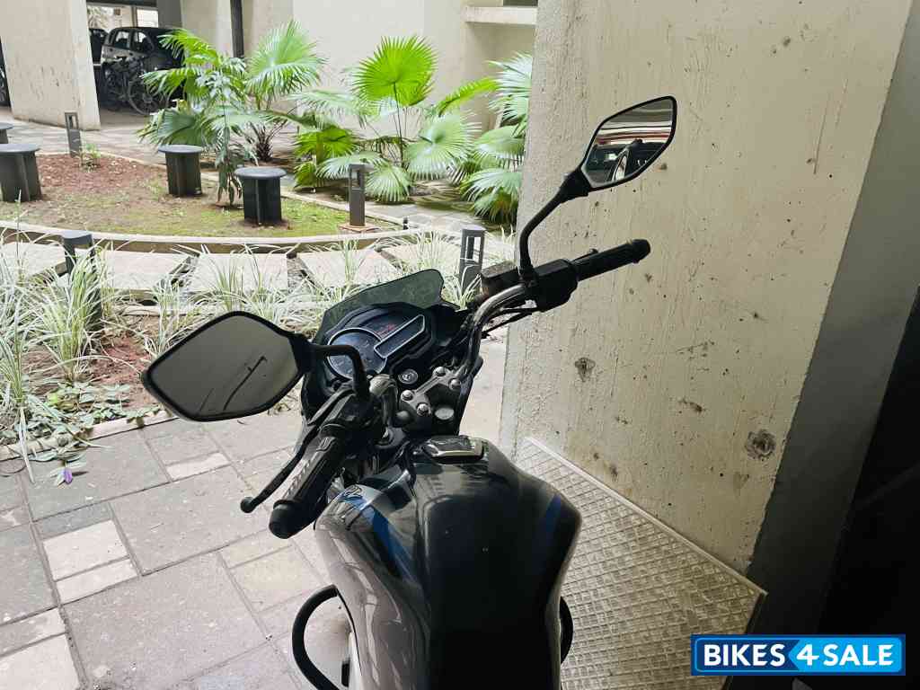 Black Blue Bajaj Discover 125 ST Black Blue Bajaj Discover 125 ST
