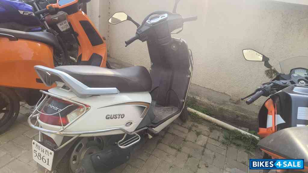 Mahindra Gusto