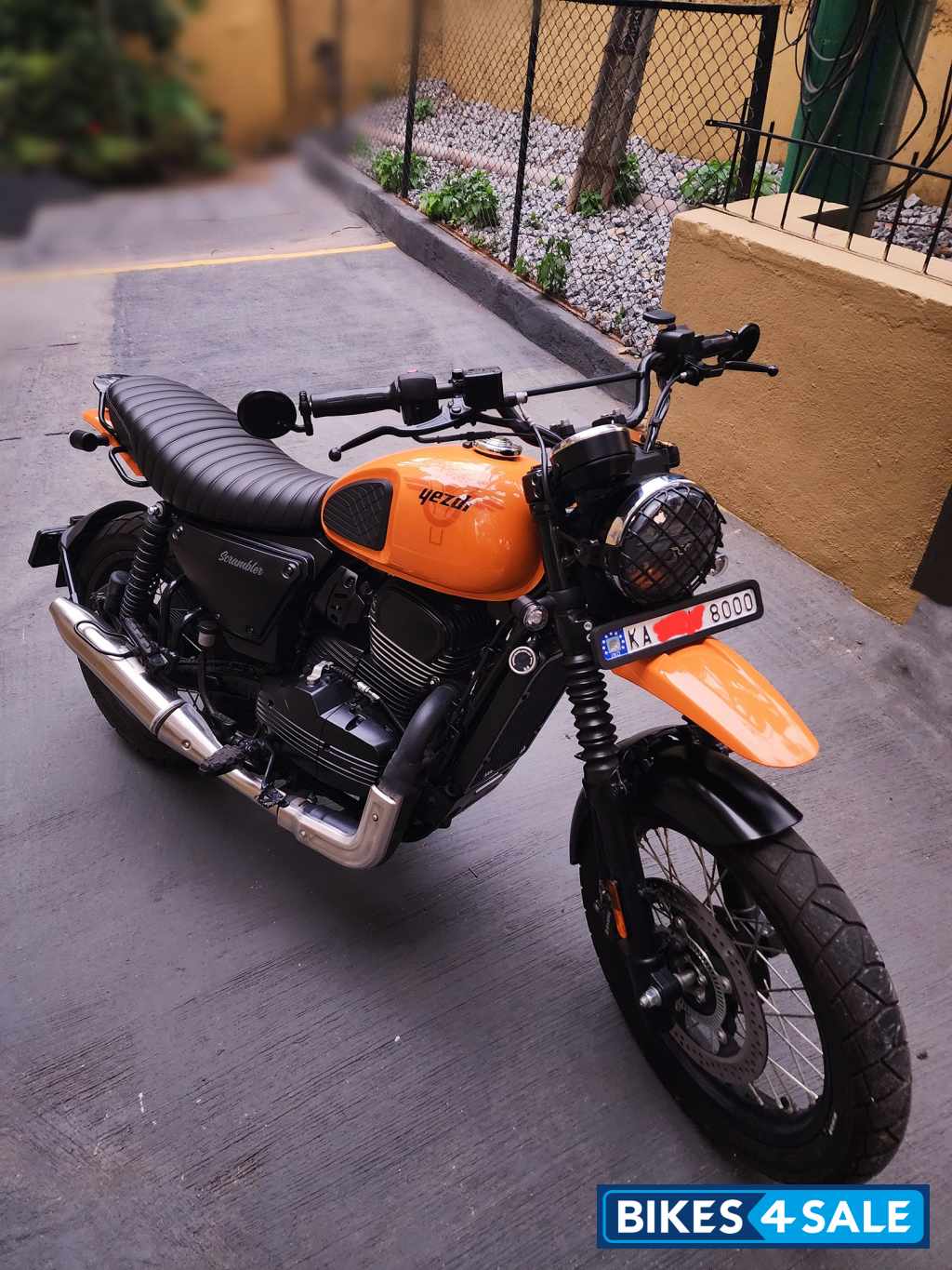 Yezdi Scrambler Single Tone Yezdi Scrambler Single Tone