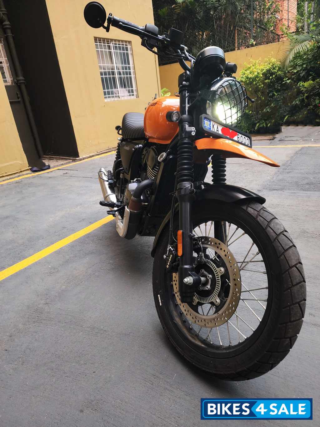 Yezdi Scrambler Single Tone Yezdi Scrambler Single Tone