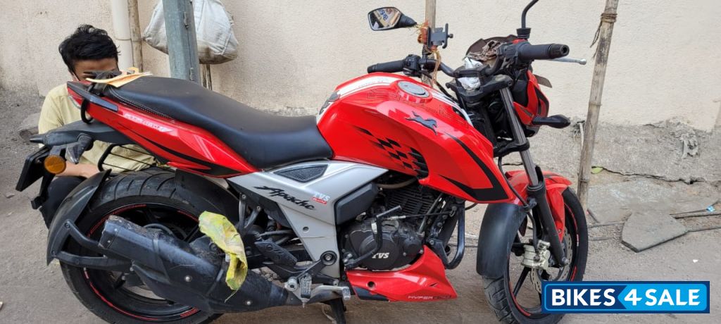 Red TVS Apache RTR 160 4V Red TVS Apache RTR 160 4V