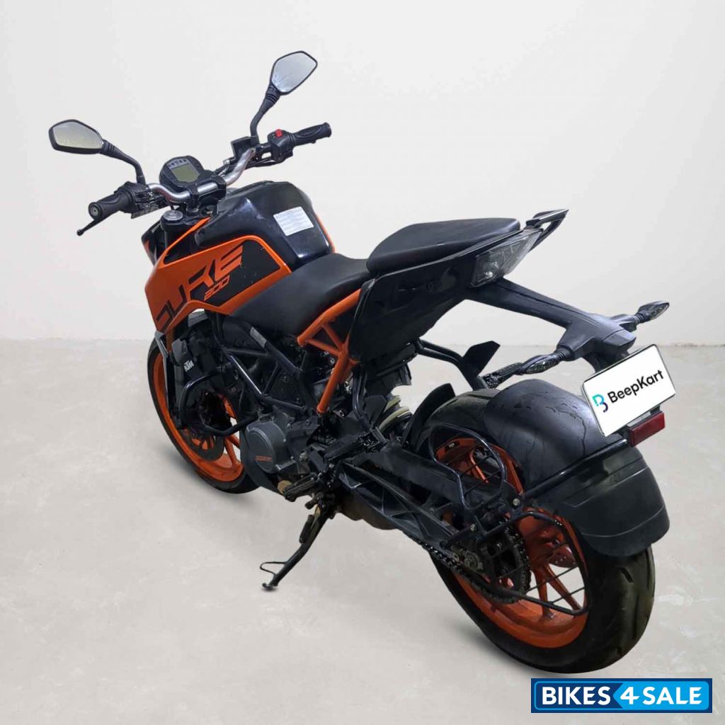 KTM Duke 200