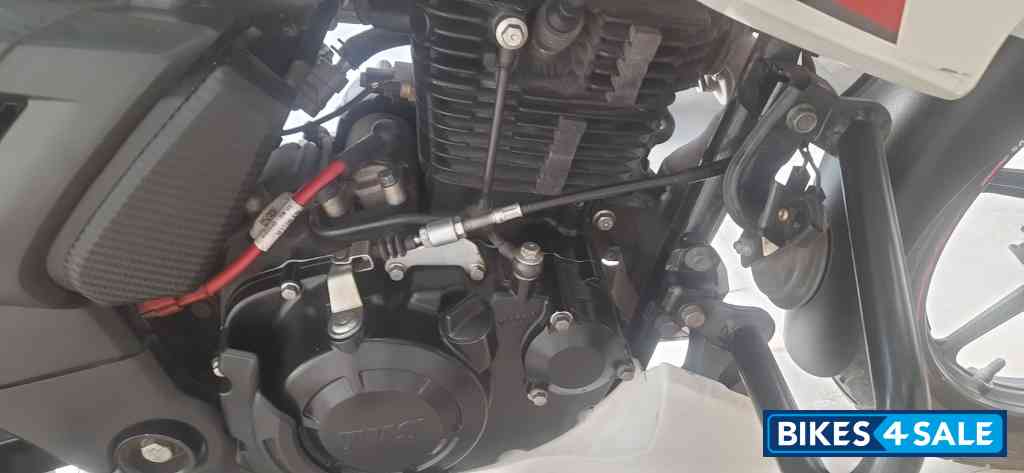 White TVS Apache RTR 160 White TVS Apache RTR 160