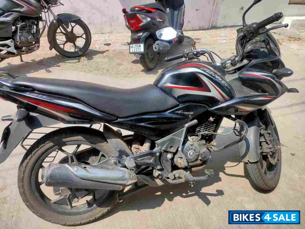 Bajaj Discover 150 F Bajaj Discover 150 F
