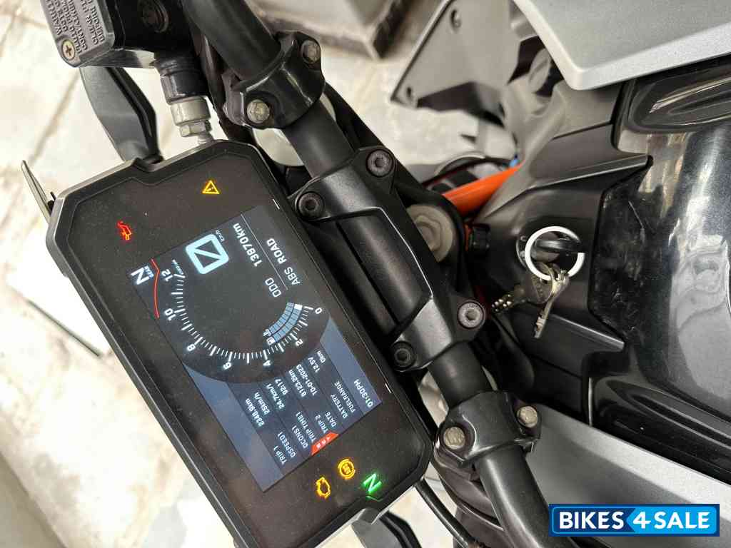 Black KTM Duke 390 Black KTM Duke 390