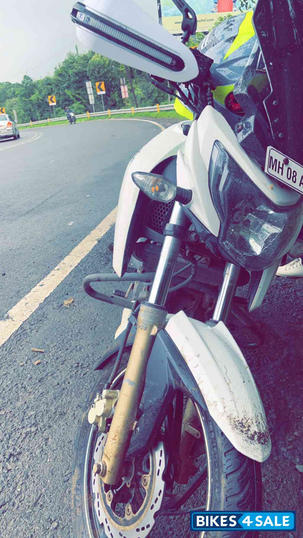 TVS Apache RTR 200 4V TVS Apache RTR 200 4V