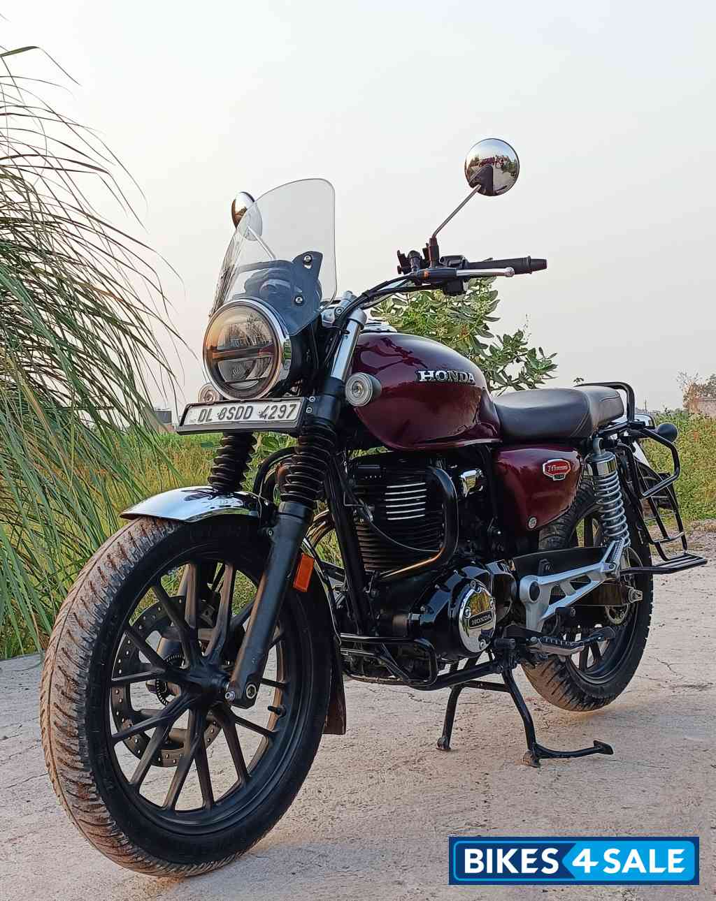 Red Honda 2023 CB350 Hness DLX Pro Chrome Red Honda 2023 CB350 Hness DLX Pro Chrome