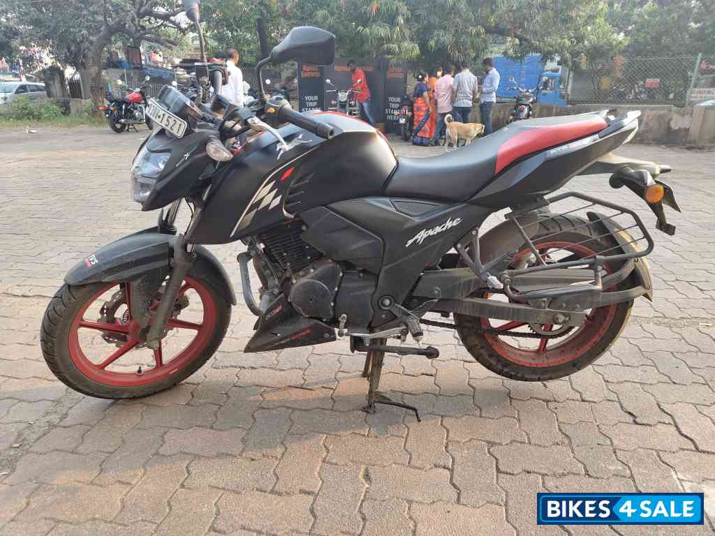 Matte Black & Red TVS Apache RTR 160 4V Special Edition