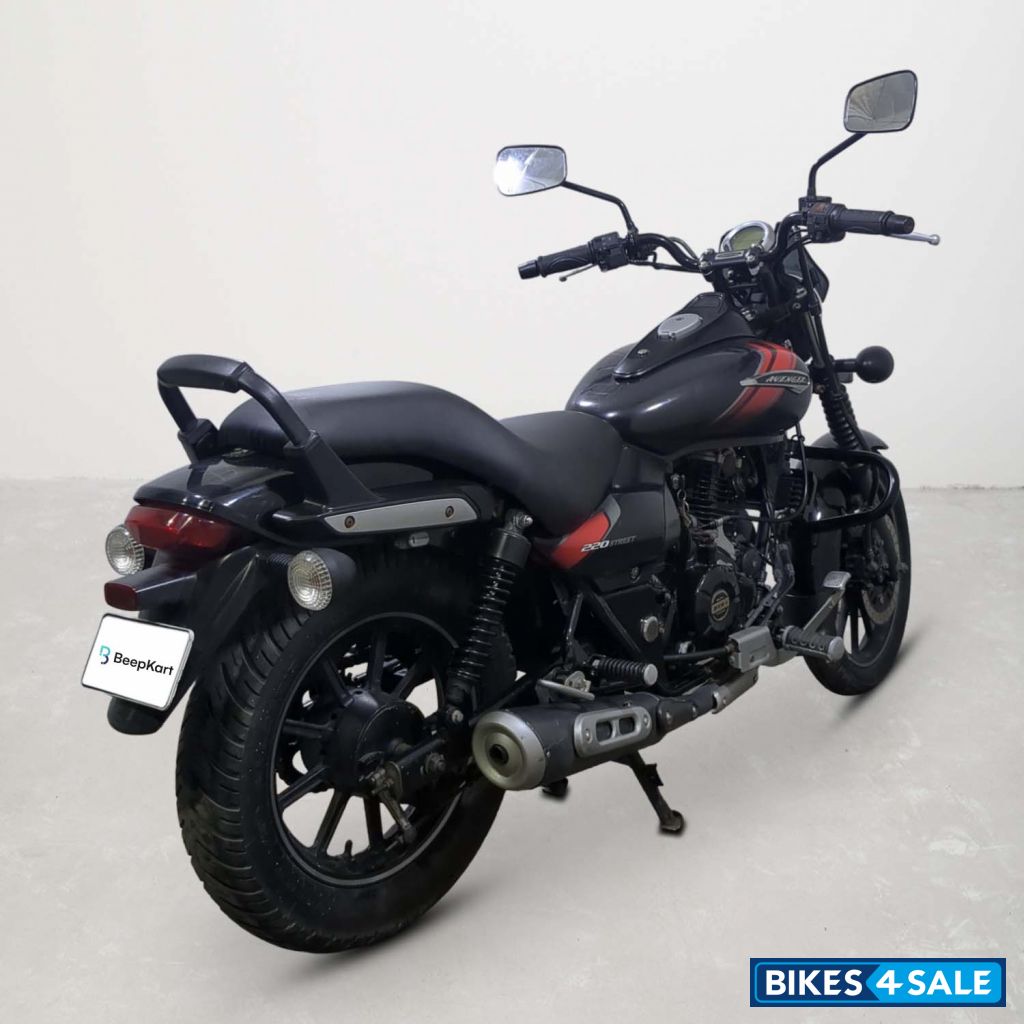 Bajaj Avenger Street 220