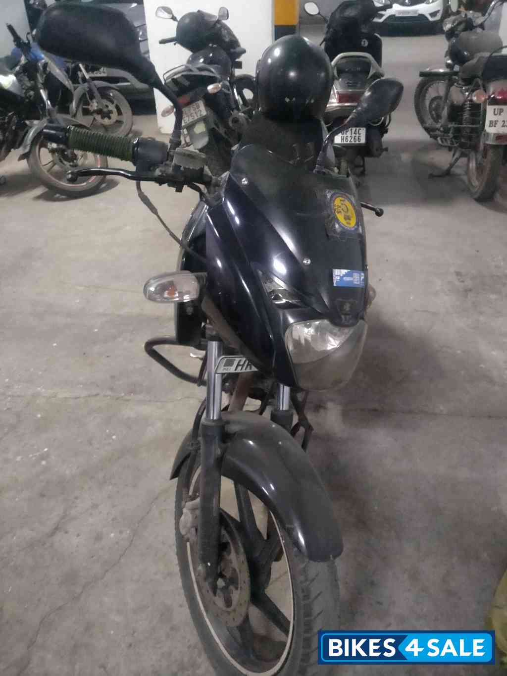 Black Bajaj Pulsar 150 Black Bajaj Pulsar 150
