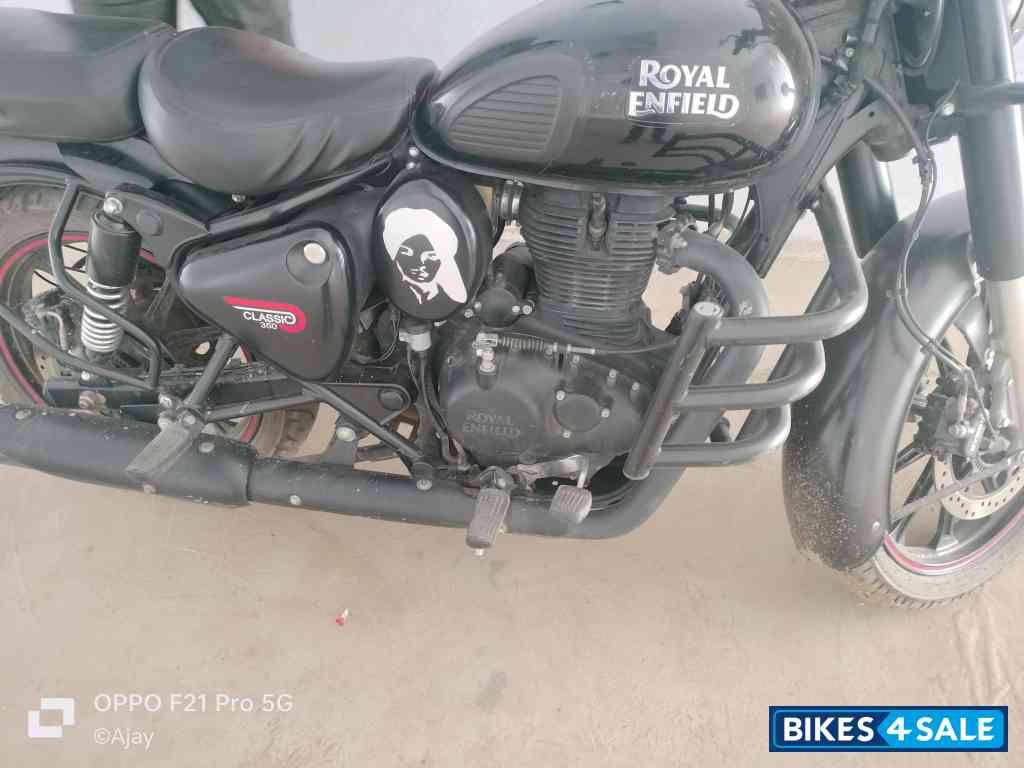 Royal Enfield Classic Stealth Black Royal Enfield Classic Stealth Black