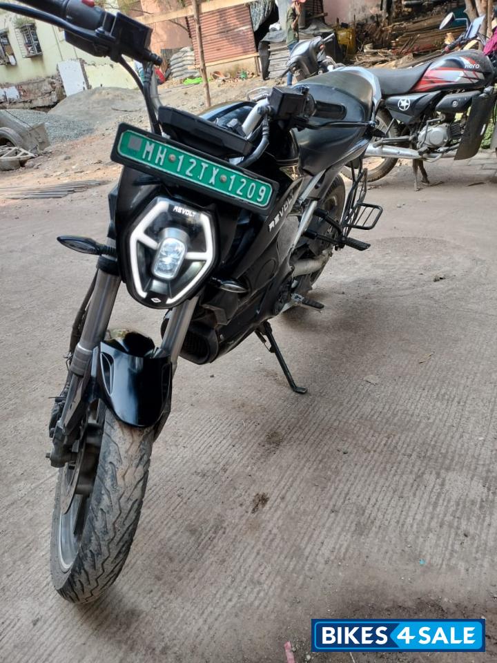 Revolt RV400 Stealth Black Limited Edition Revolt RV400 Stealth Black Limited Edition