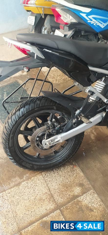 Revolt RV 400 Revolt RV 400