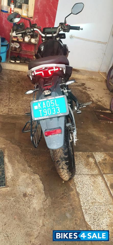 Revolt RV 400 Revolt RV 400