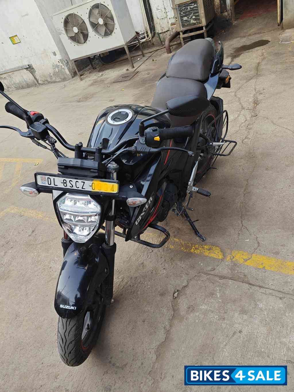 Sparkle Black Suzuki Gixxer ABS Sparkle Black Suzuki Gixxer ABS