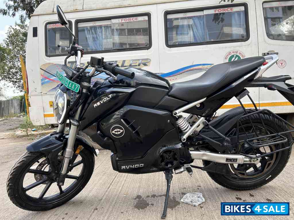 Revolt RV 400 Revolt RV 400