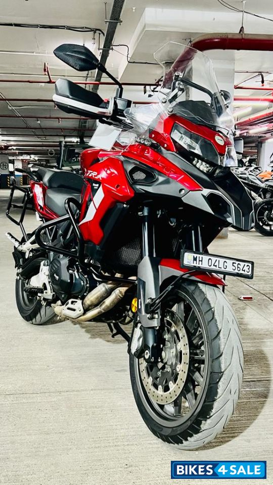 Red Benelli TRK 502 Red Benelli TRK 502