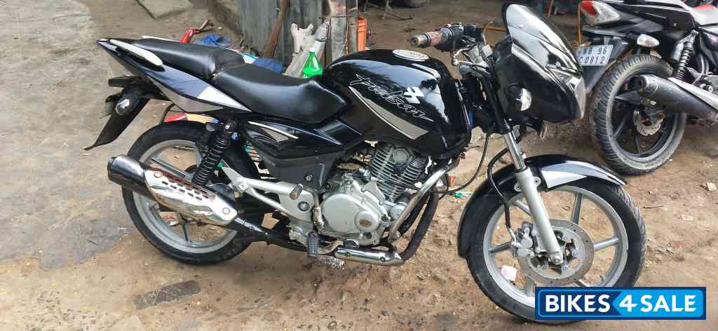 Bajaj Pulsar P150 Twin Disc Split Seat