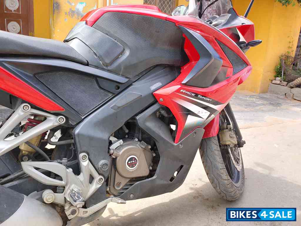Bajaj Pulsar RS 200 ABS Bajaj Pulsar RS 200 ABS