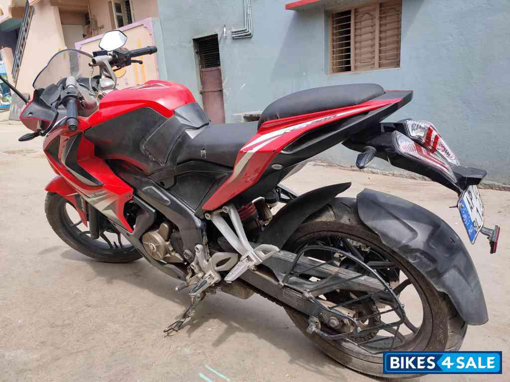 Bajaj Pulsar RS 200 ABS Bajaj Pulsar RS 200 ABS