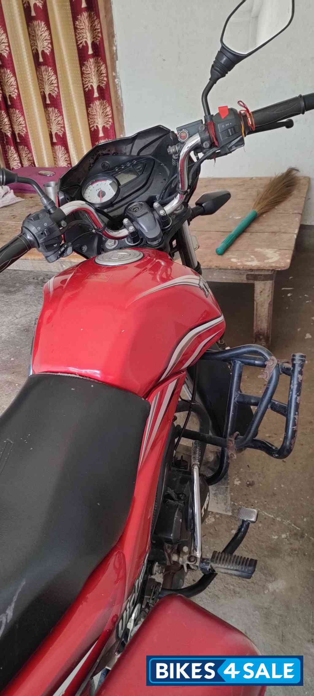 TVS Victor TVS Victor