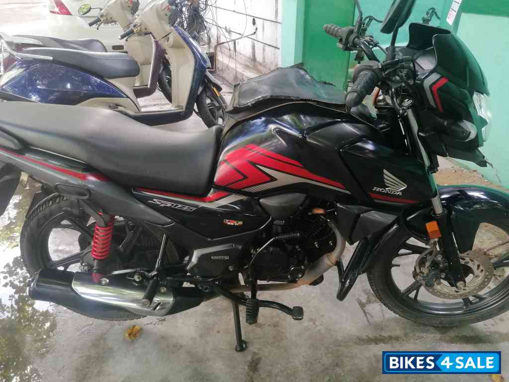 Blue Honda SP125 Blue Honda SP125