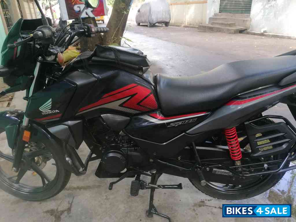 Blue Honda SP125 Blue Honda SP125