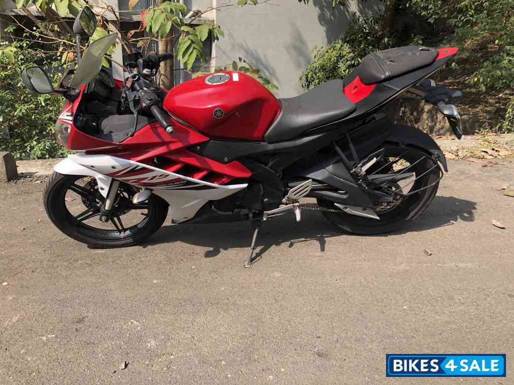 Red & Whitw Yamaha YZF R15 V2 Red & Whitw Yamaha YZF R15 V2