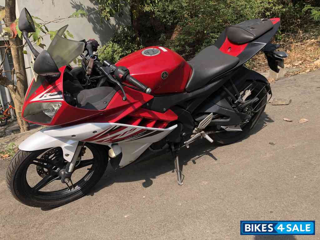 Red & Whitw Yamaha YZF R15 V2 Red & Whitw Yamaha YZF R15 V2