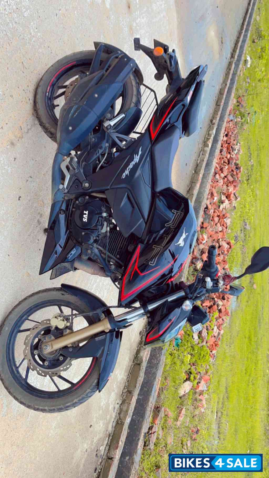 TVS Apache RTR 200 4V ABS TVS Apache RTR 200 4V ABS