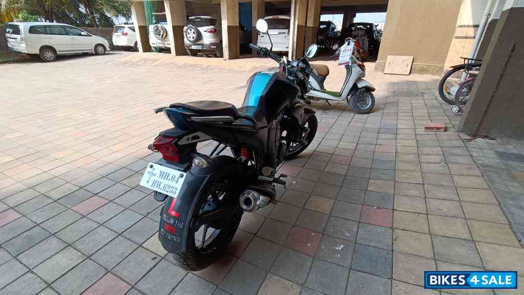 Black Yamaha FZ-S Black Yamaha FZ-S