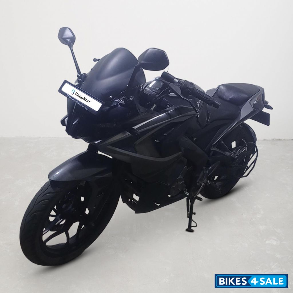 Bajaj Pulsar RS 200