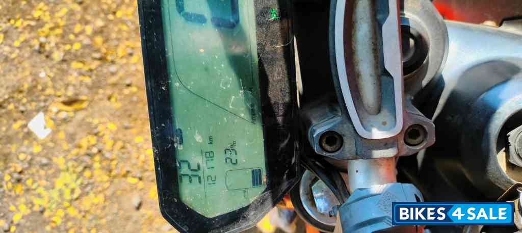 Revolt RV 400 Revolt RV 400