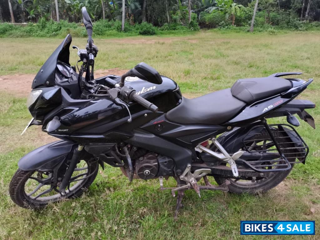 Black Bajaj Pulsar AS 150 Black Bajaj Pulsar AS 150