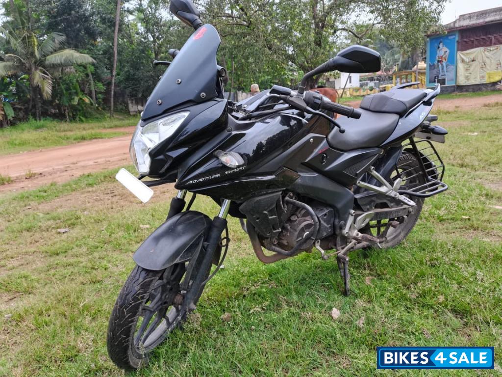 Black Bajaj Pulsar AS 150 Black Bajaj Pulsar AS 150