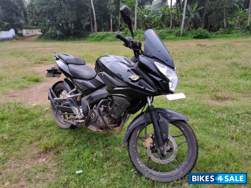 Black Bajaj Pulsar AS 150 Black Bajaj Pulsar AS 150