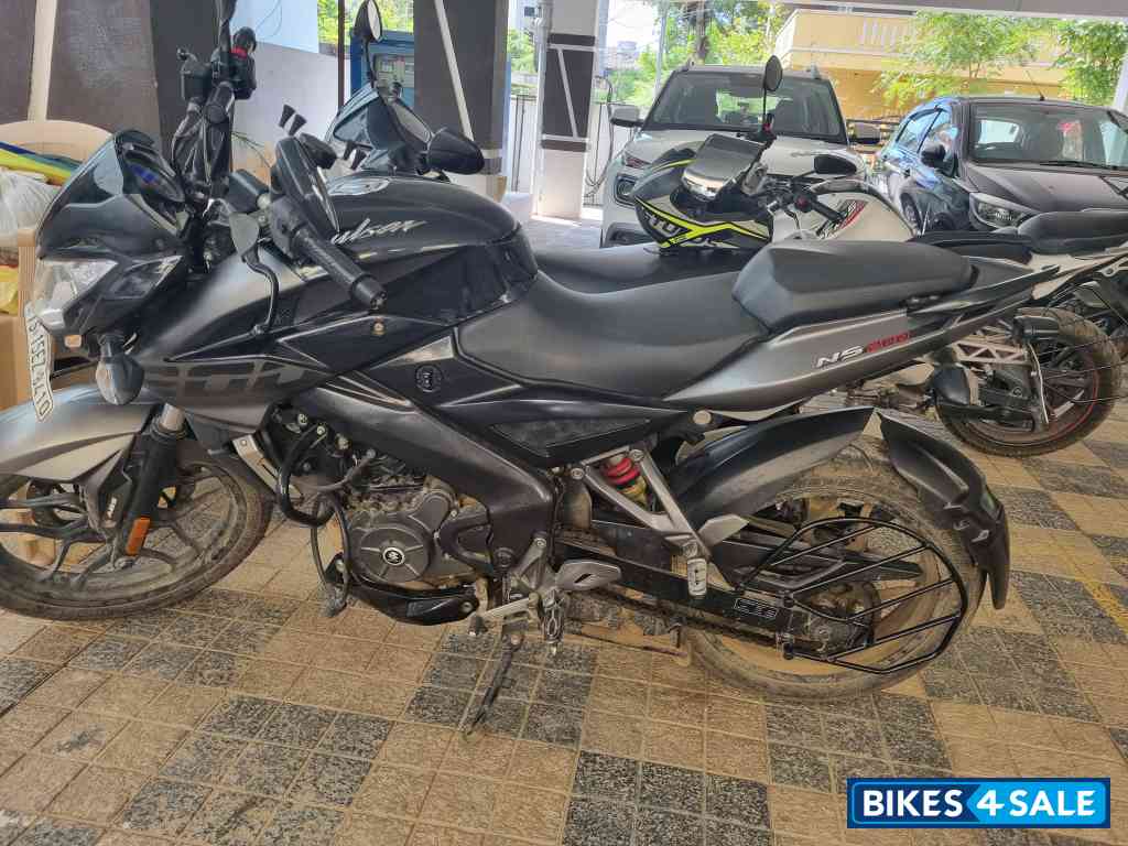 Bajaj Pulsar 200 NS ABS Bajaj Pulsar 200 NS ABS