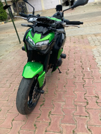 Green Kawasaki Z900 2021