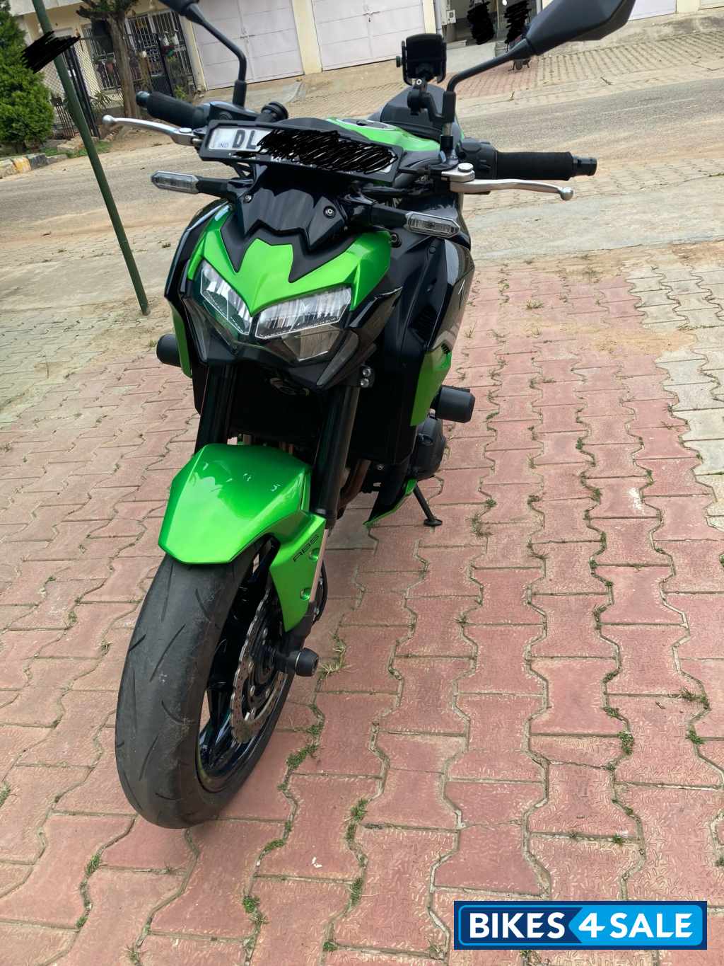 Green Kawasaki Z900 2021